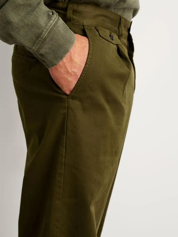 Alex Mill Pants Standard Pleated Pant In Chino Military Olive 8211 Men