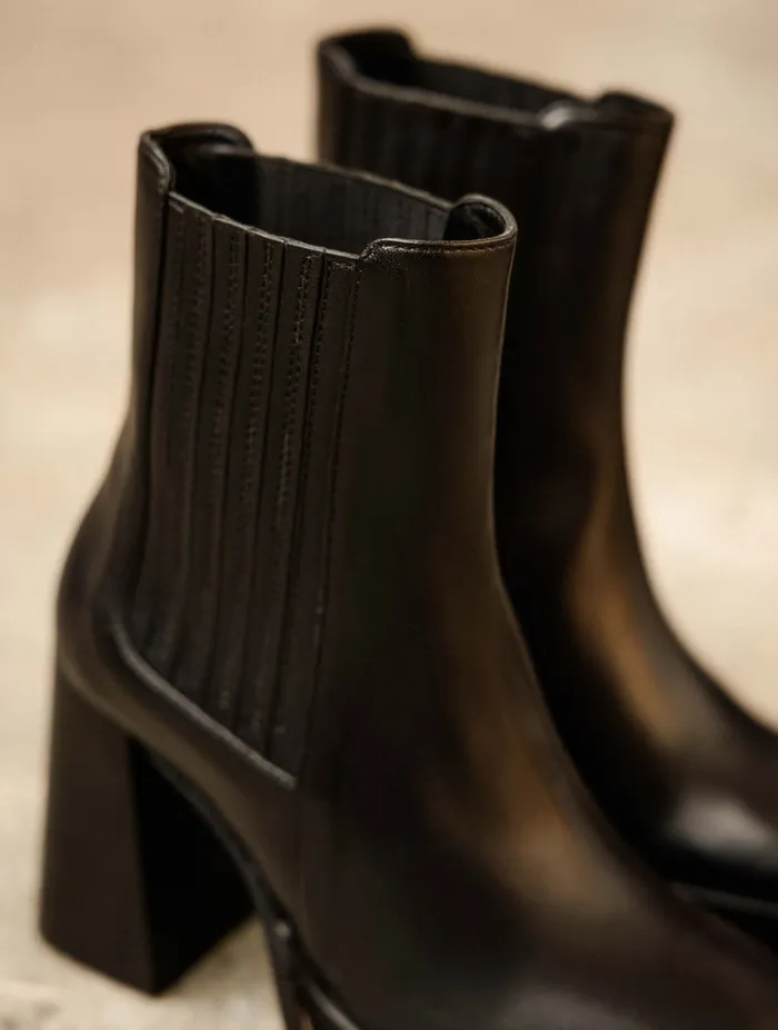 Deva Passion Black Women Bobbies Platforms and Clogs