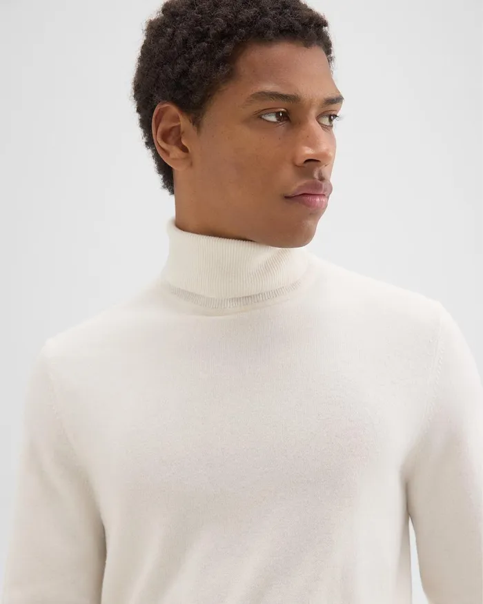 Men Sweaters Cardigans Theory Hilles Turtleneck Sweater In Cashmere Winter White