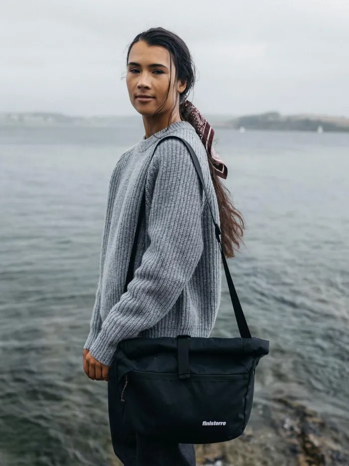 MenWomen Nautilus Crossbody Bag Black Finisterre Bags