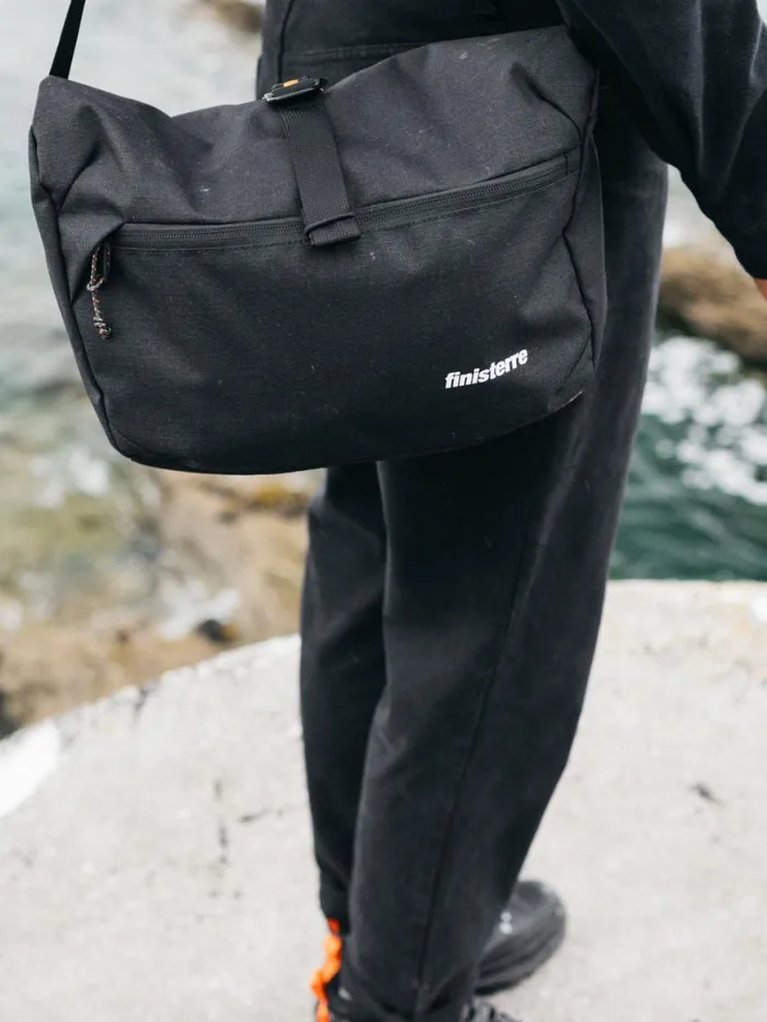MenWomen Nautilus Crossbody Bag Black Finisterre Bags