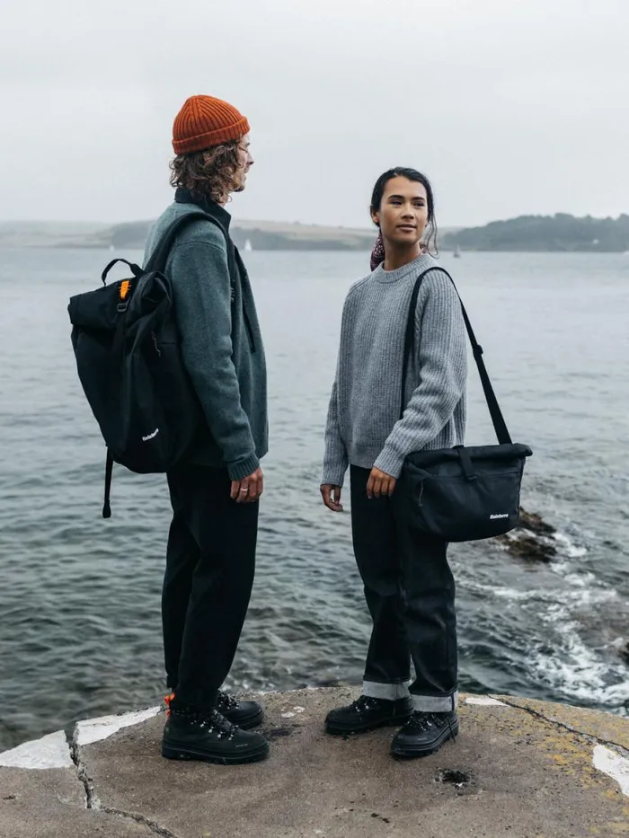MenWomen Nautilus Crossbody Bag Black Finisterre Bags