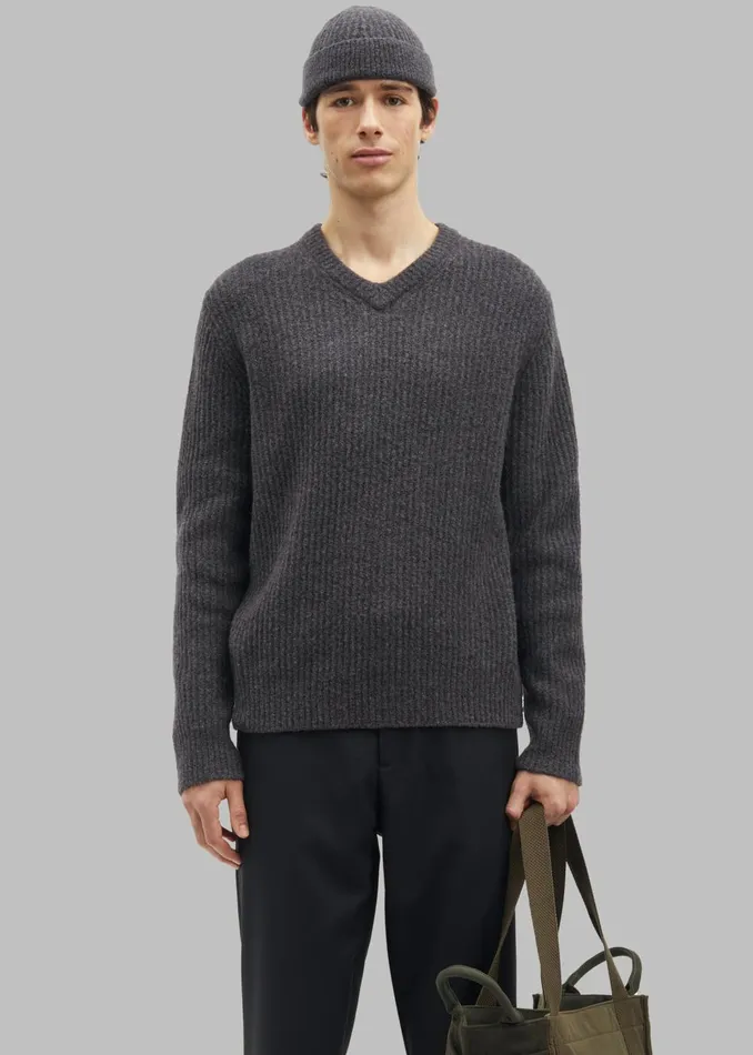 MenWomen Samse Samse Sakoji VNeck 8211 Volcanic Ash The Frankie Shop Knitwear