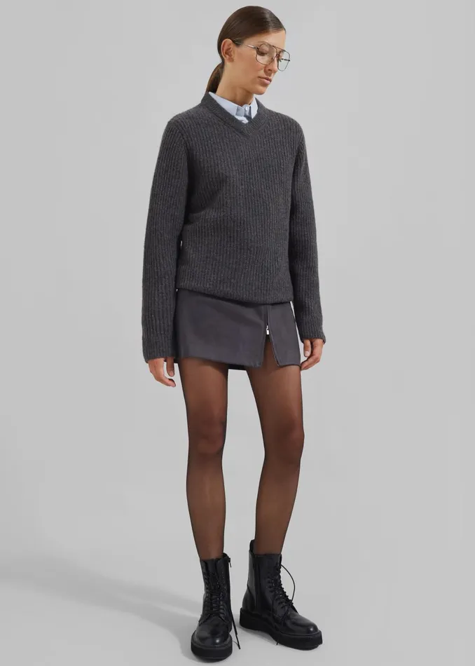 MenWomen Samse Samse Sakoji VNeck 8211 Volcanic Ash The Frankie Shop Knitwear