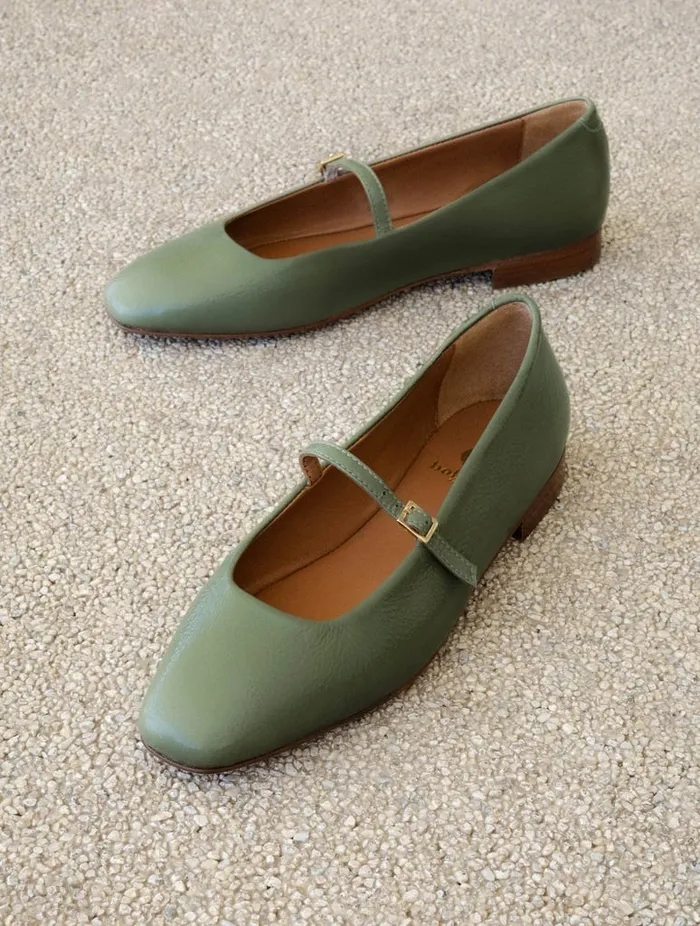Mikie Verdana Women Bobbies Ballet Flats