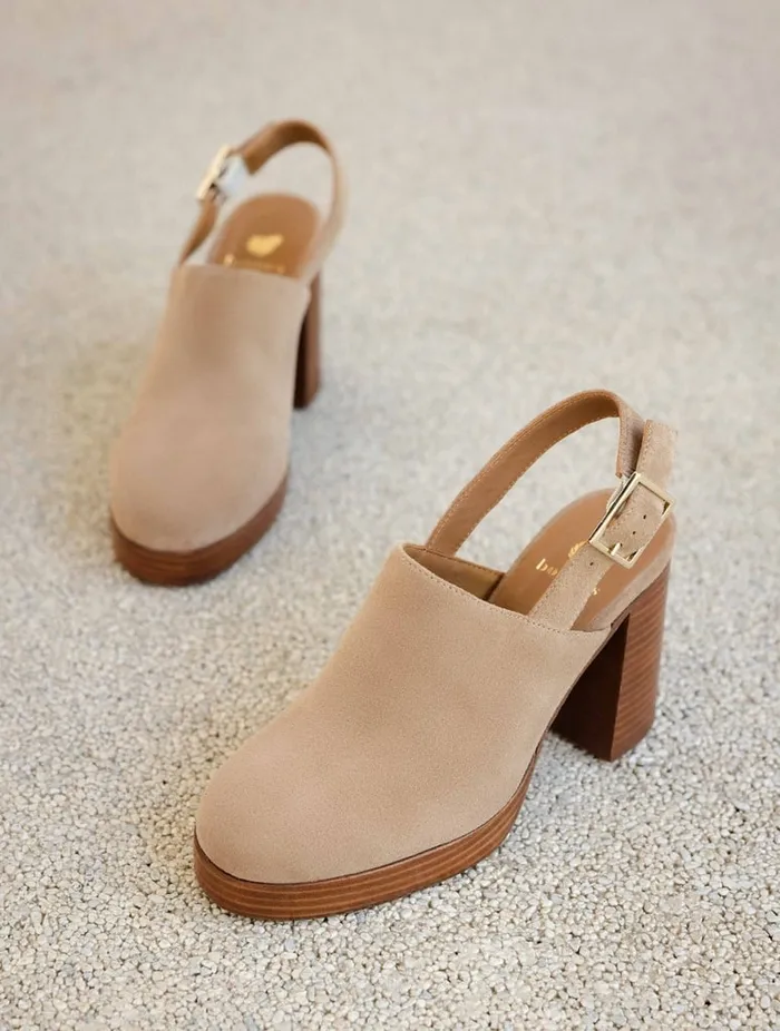 Savannah Antelope Women Bobbies Platforms and Clogs