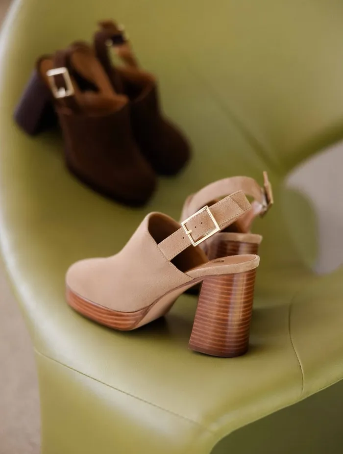 Savannah Antelope Women Bobbies Platforms and Clogs
