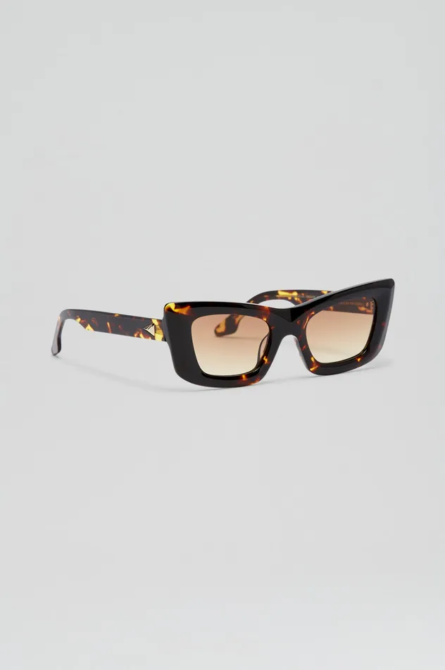 Scanlan Theodore ST ANGULAR CAT SUNGLASSES TORTSHELL Women Eyewear Scanlan Theodore ST ANGULAR CAT SUNGLASSES TORTSHELL Women Eyewear