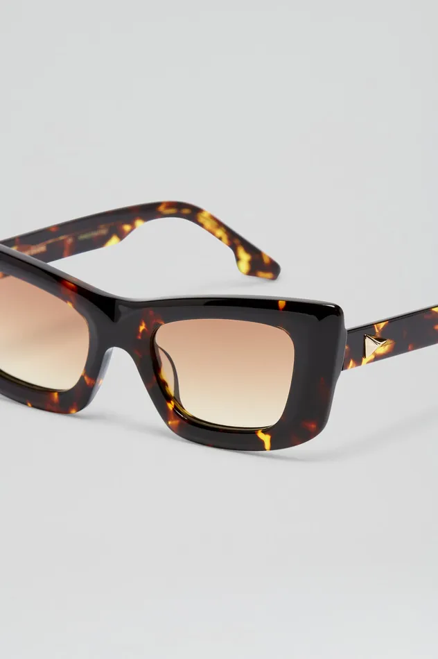 Scanlan Theodore ST ANGULAR CAT SUNGLASSES TORTSHELL Women Eyewear Scanlan Theodore ST ANGULAR CAT SUNGLASSES TORTSHELL Women Eyewear