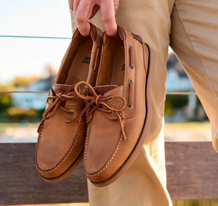 SlipOns and Loafers Johnston and Murphy Men Ventura 2Eye Boat Shoe Tan Full Grain