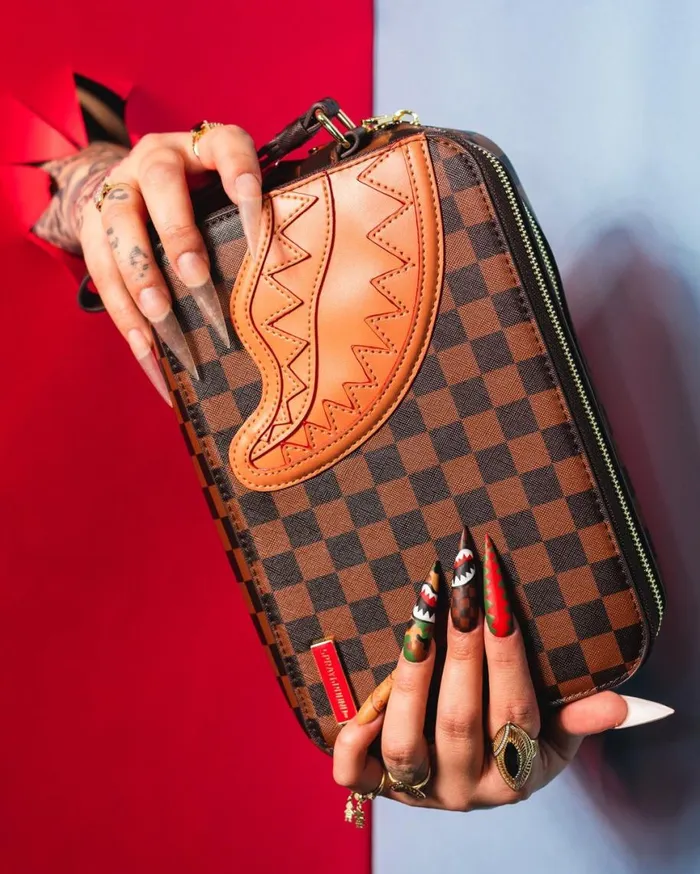 SPRAYGROUND Toiletries Aka Money Bags HENNY TOILETRY BAG 8211 Universal SPRAYGROUND Toiletries Aka Money Bags HENNY TOILETRY BAG 8211 Universal