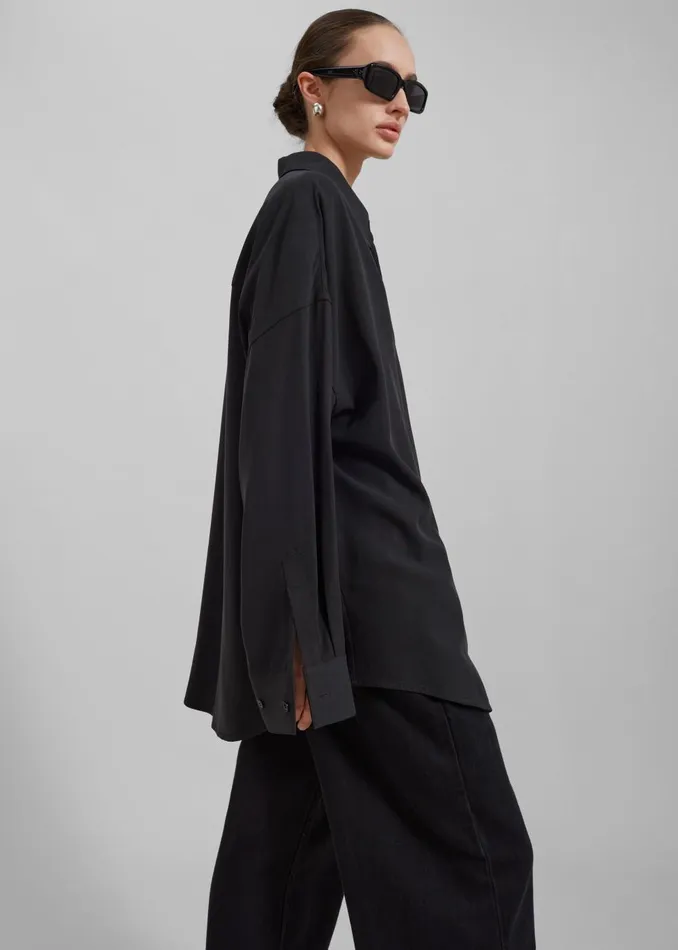 Women Della Midweight Button Up Shirt 8211 Black The Frankie Shop Tops