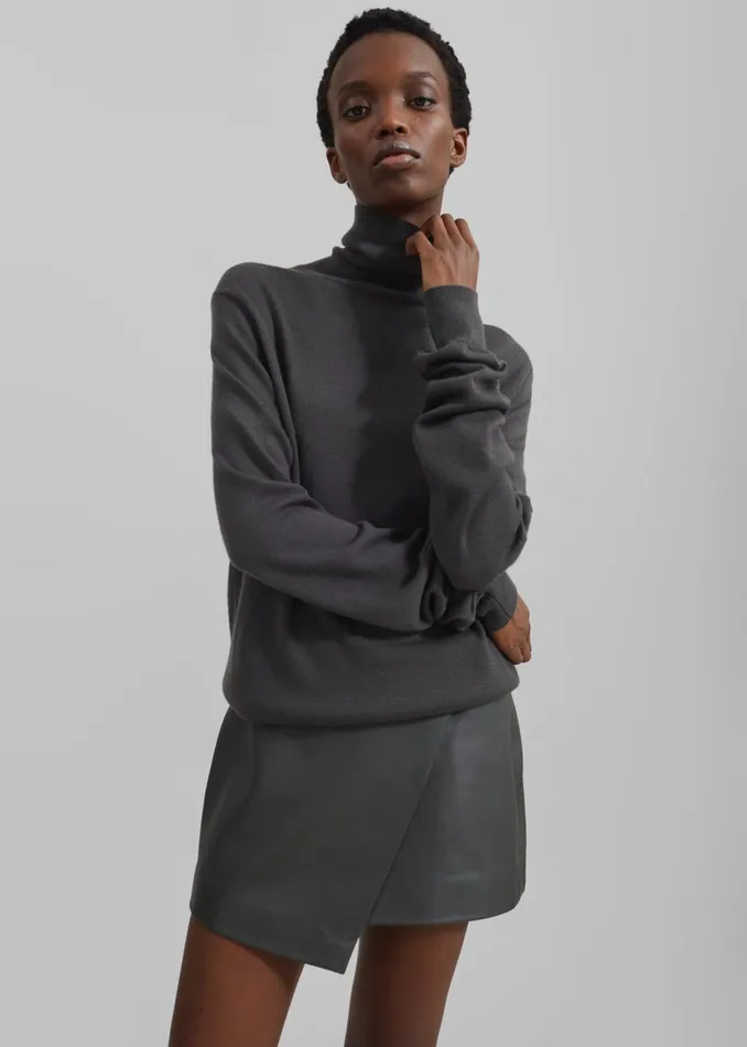 Women Eve Thin Turtleneck Sweater 8211 Light Khaki The Frankie Shop Knitwear