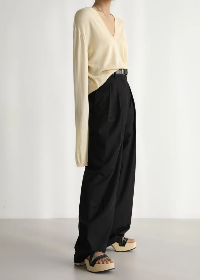 Women Juro VNeck Knit 8211 Butter The Frankie Shop Knitwear