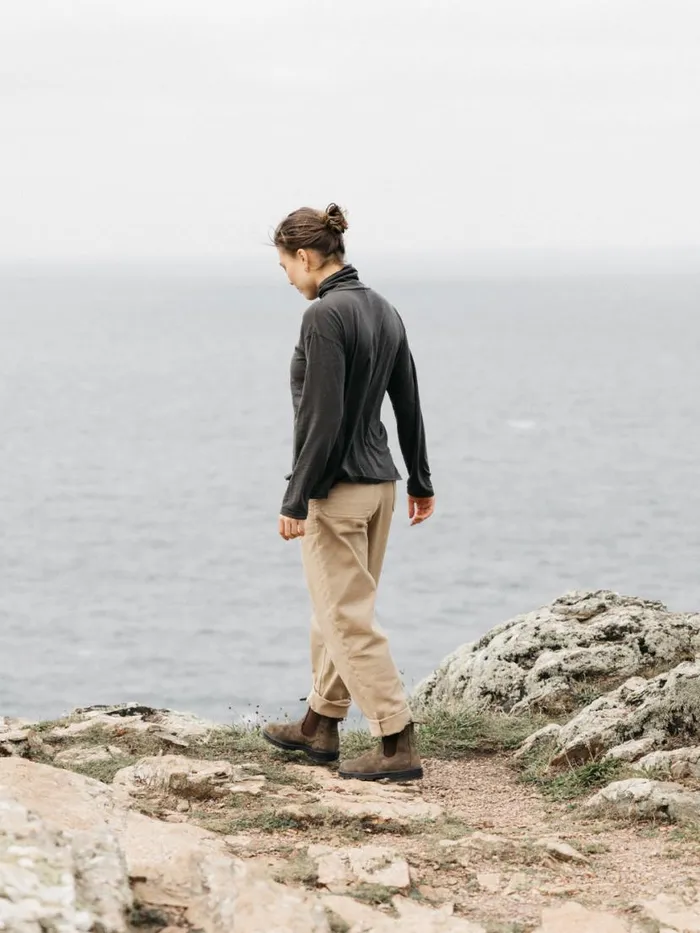 Women Seeker Merino High Neck TShirt Raven Finisterre Tops and Shirts